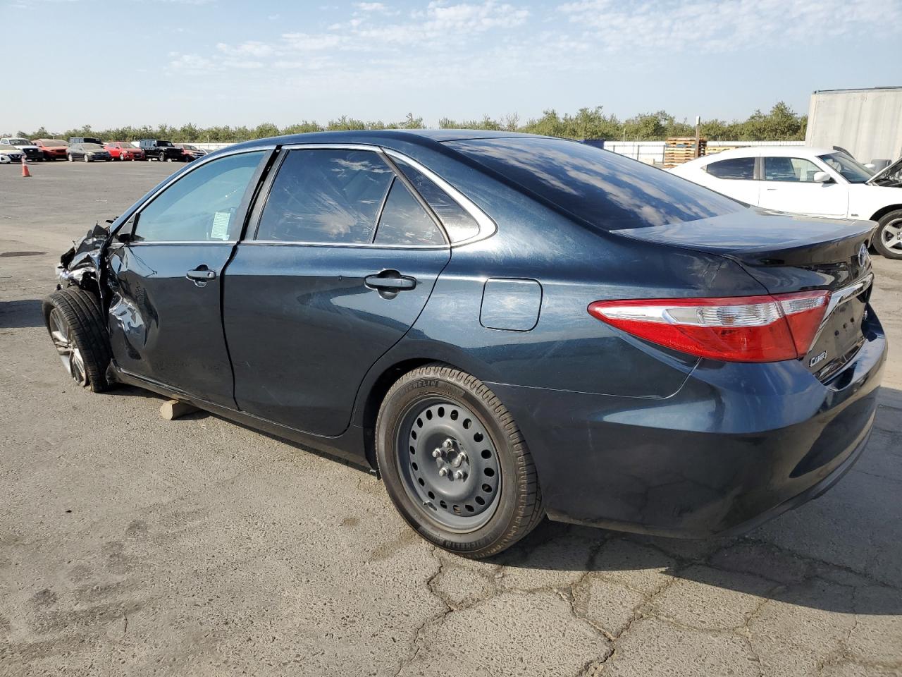 VIN 4T1BF1FK6HU375252 2017 TOYOTA CAMRY no.2