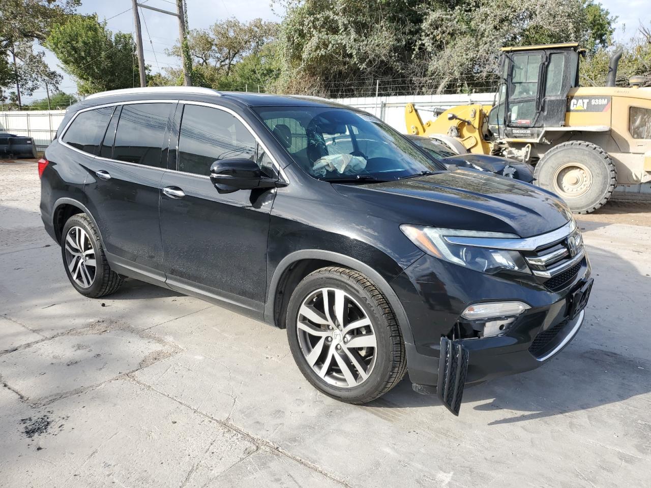2017 Honda Pilot - Image 4