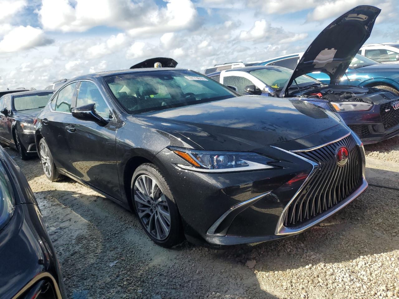 2021 Lexus ES - Image 4