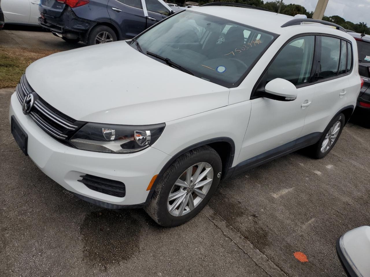 WVGBV7AX6HK050783 2017 VOLKSWAGEN TIGUAN - Image 1