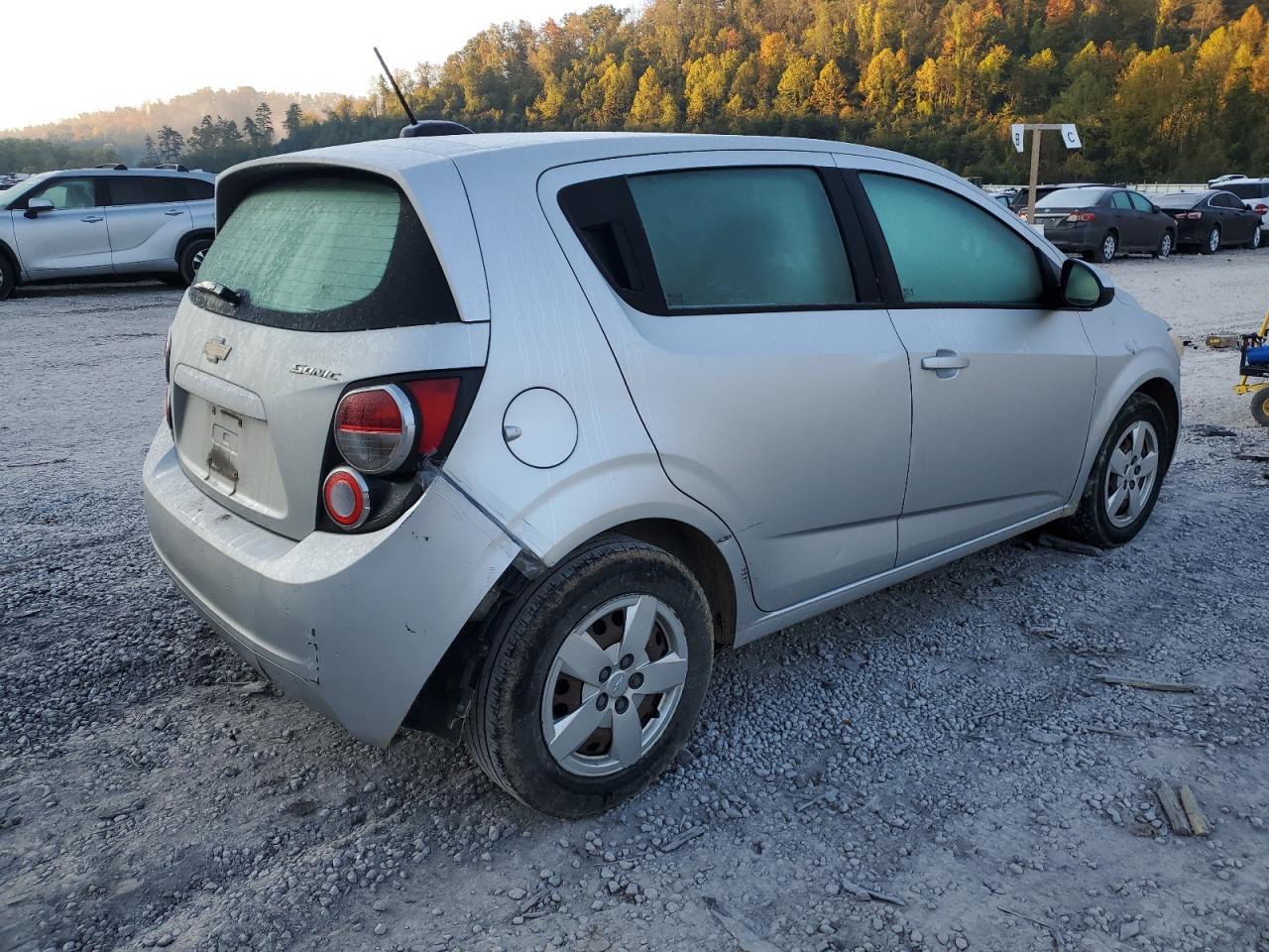 VIN 1G1JA6SH9G4157335 2016 CHEVROLET SONIC no.3