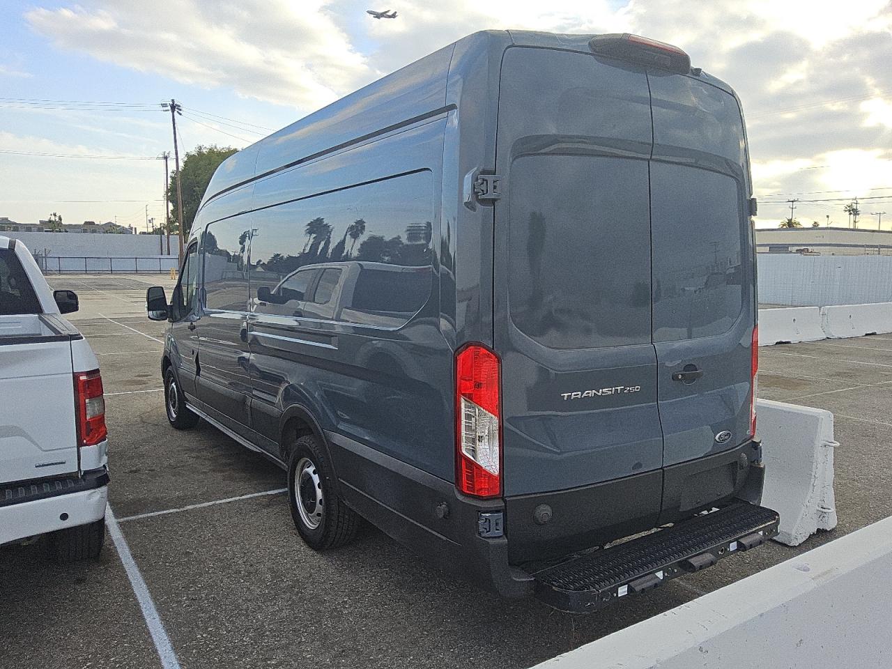2020 Ford Transit - Image 2