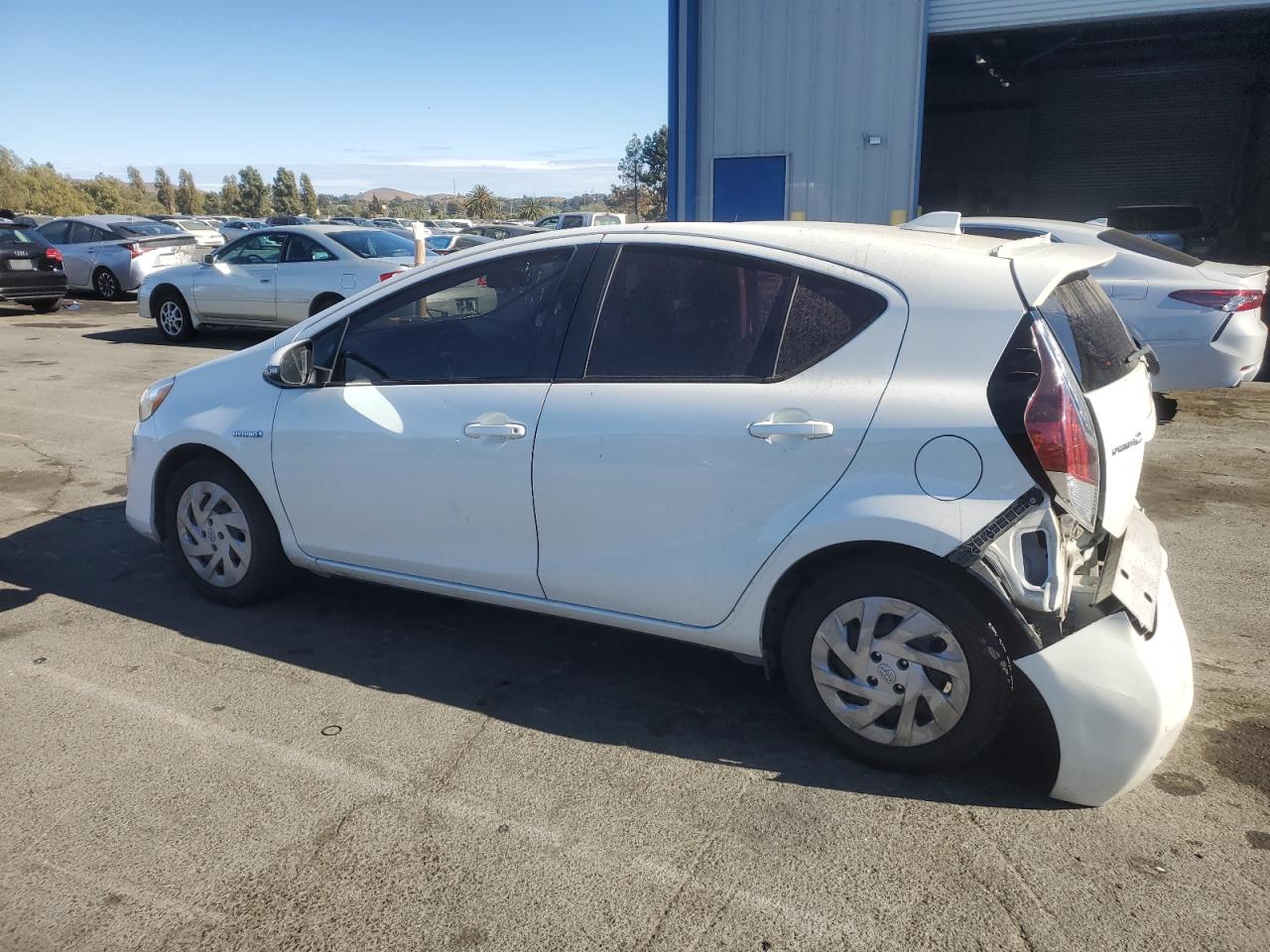 VIN JTDKDTB35G1120273 2016 TOYOTA PRIUS no.2