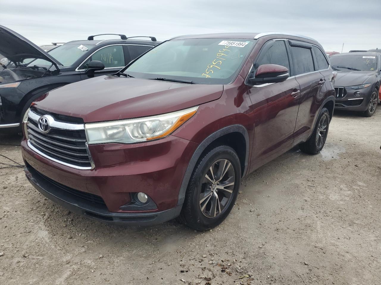 VIN 5TDKKRFH5GS139519 2016 TOYOTA HIGHLANDER no.1