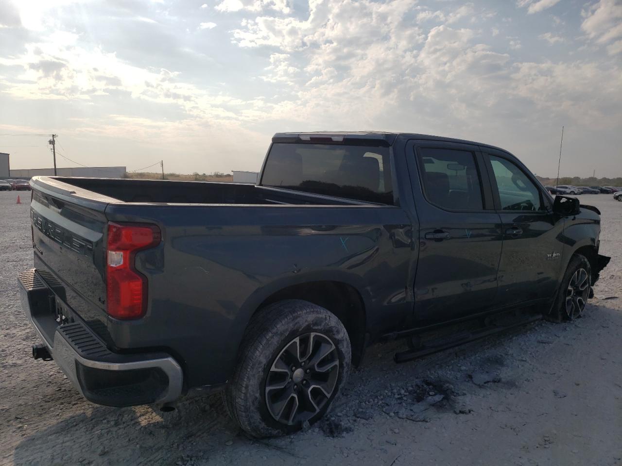 2020 Chevrolet Silverado - Image 3
