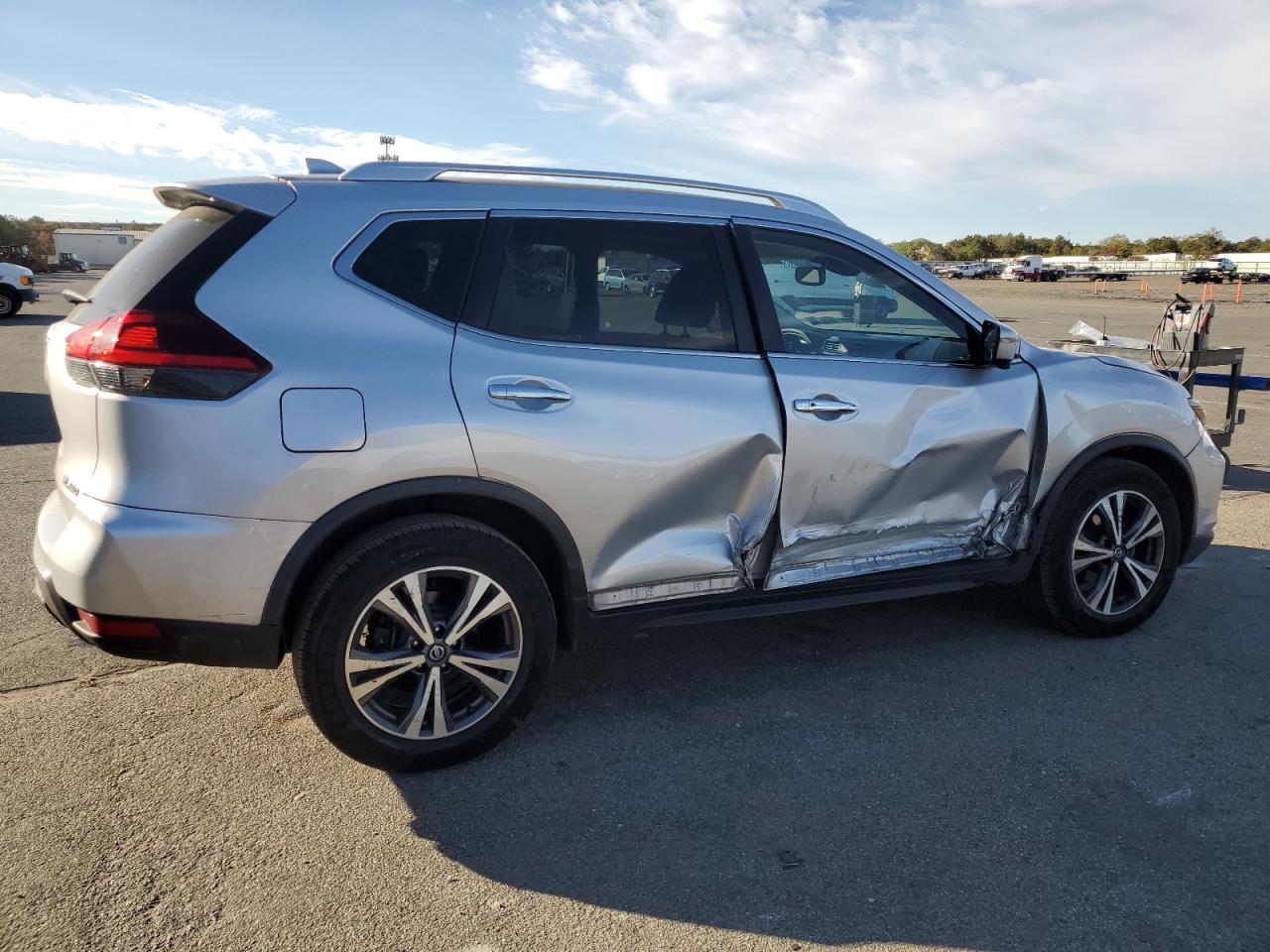 2018 Nissan Rogue S VIN: JN8AT2MV4JW310894 Lot: 76143864