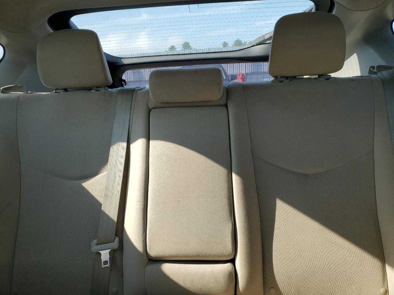 2012 Toyota Prius - Image 10