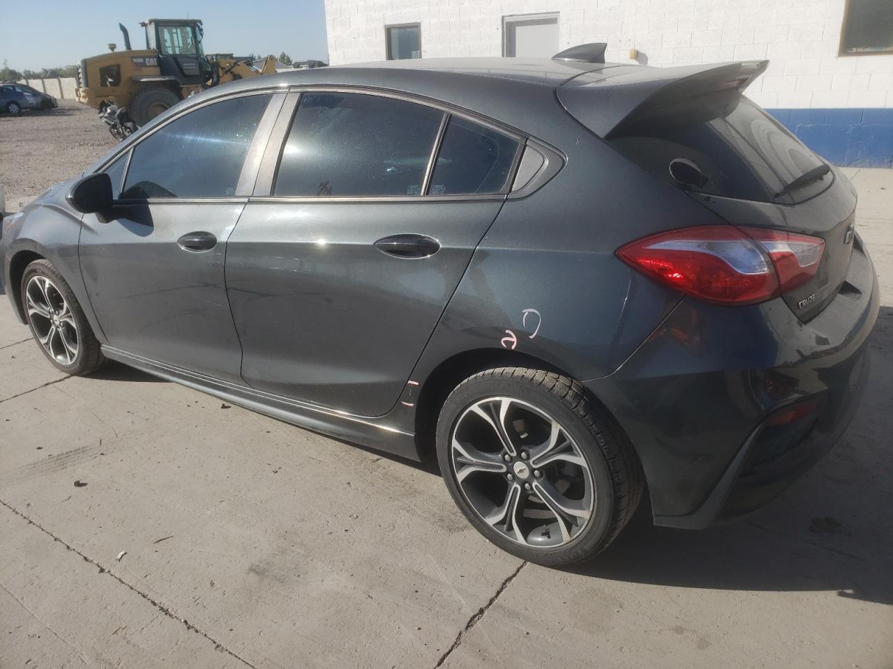 2019 Chevrolet Cruze - Image 2