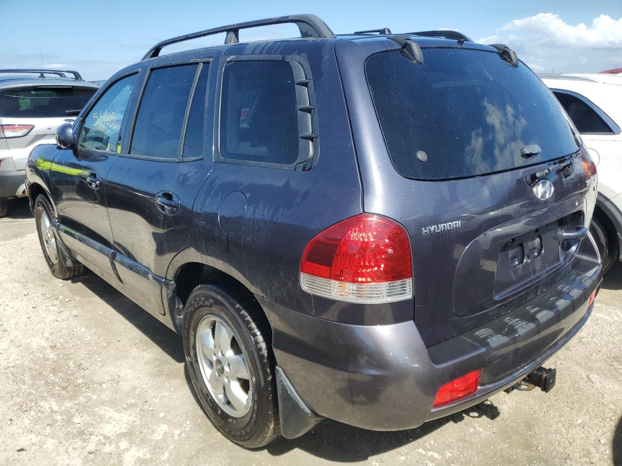 2005 Hyundai Santa Fe - Image 2