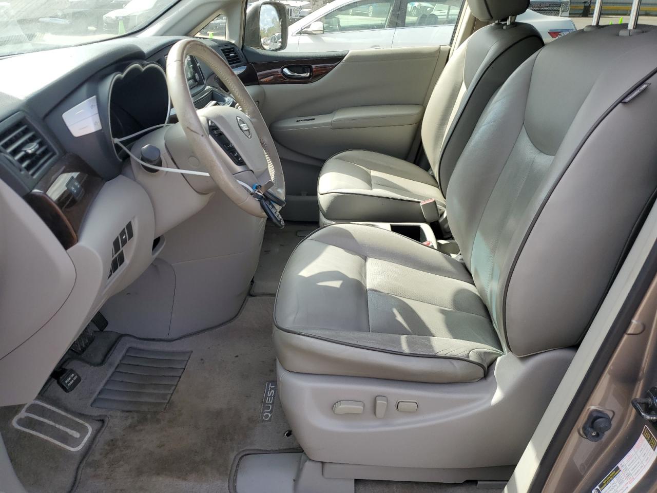 2014 Nissan Quest - Image 7
