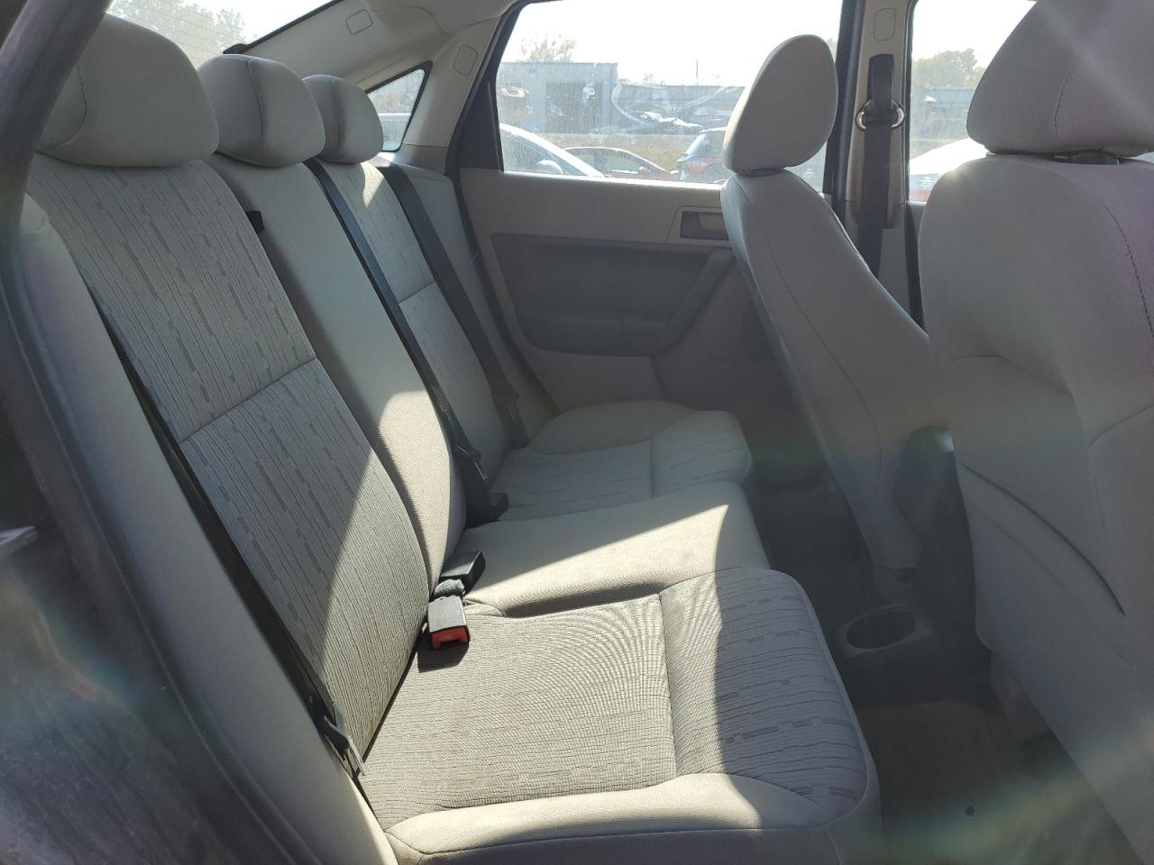 2011 Ford Focus - Image 10