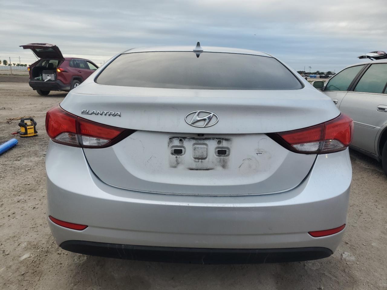 KMHDH4AE9GU480856 2016 Hyundai Elantra Se