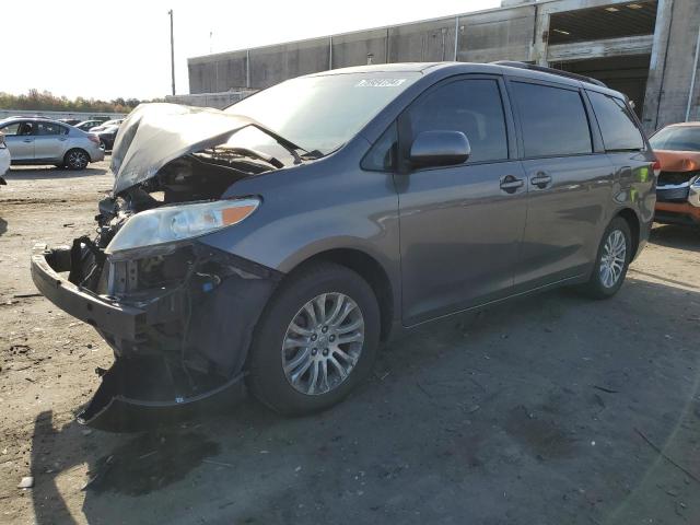 2012 Toyota Sienna Xle