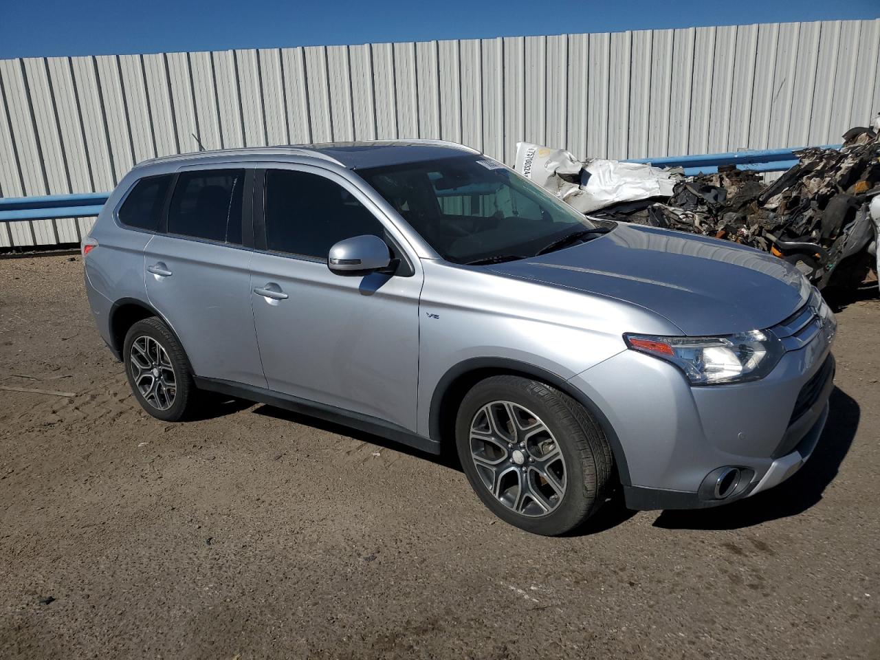 2015 Mitsubishi Outlander - Image 4