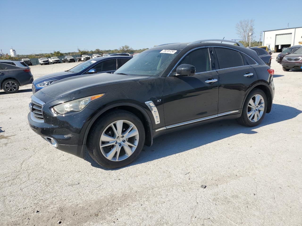 Infiniti QX70