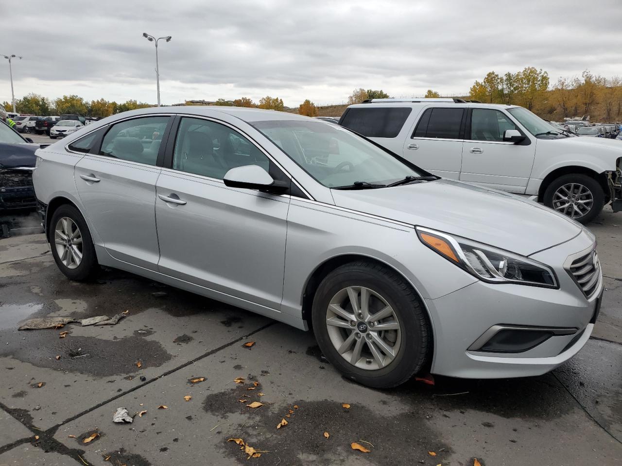 2017 Hyundai Sonata - Image 4