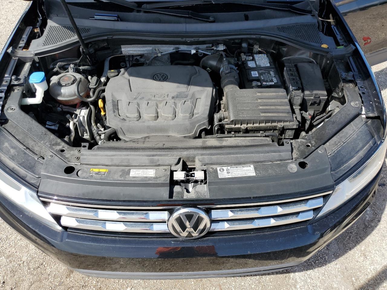 3VV3B7AXXKM115556 2019 Volkswagen Tiguan Se