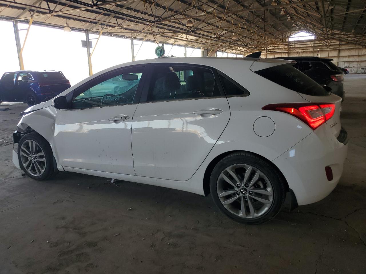 KMHD35LH1GU259084 2016 HYUNDAI ELANTRA - Image 2