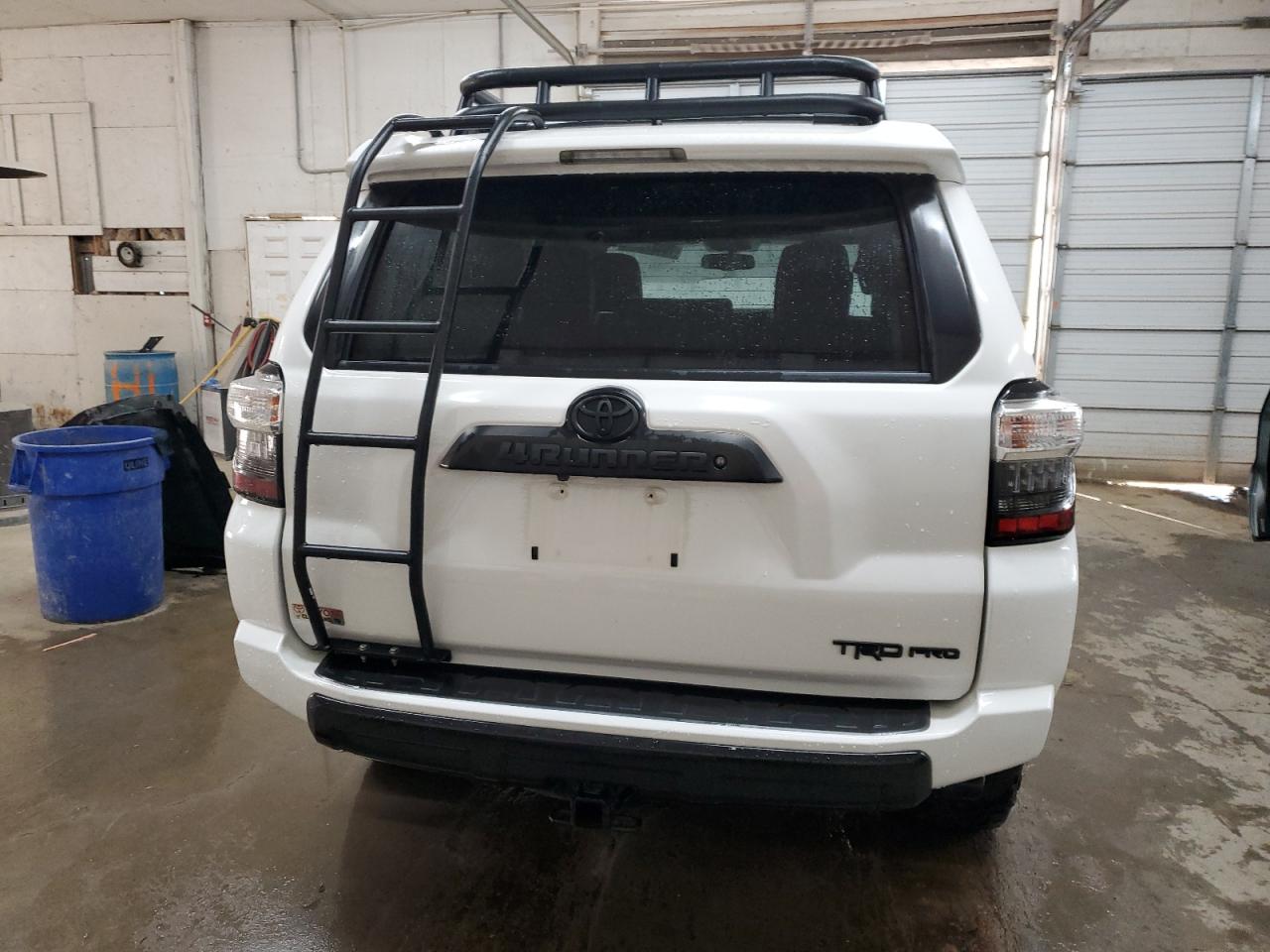 JTEBU5JR2K5725611 2019 Toyota 4Runner Sr5