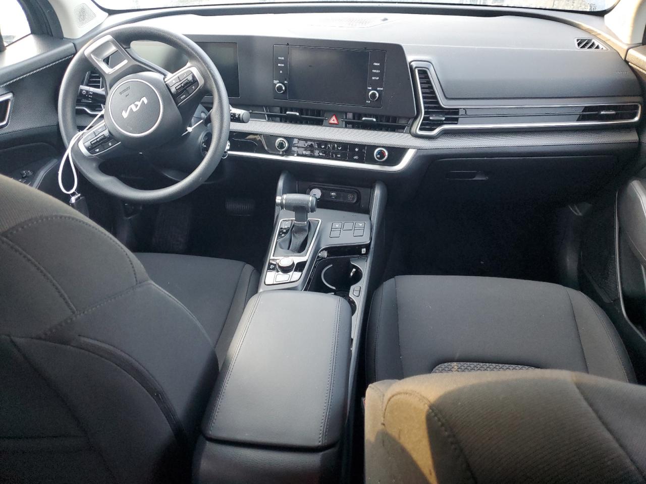 2024 Kia Sportage - Image 8