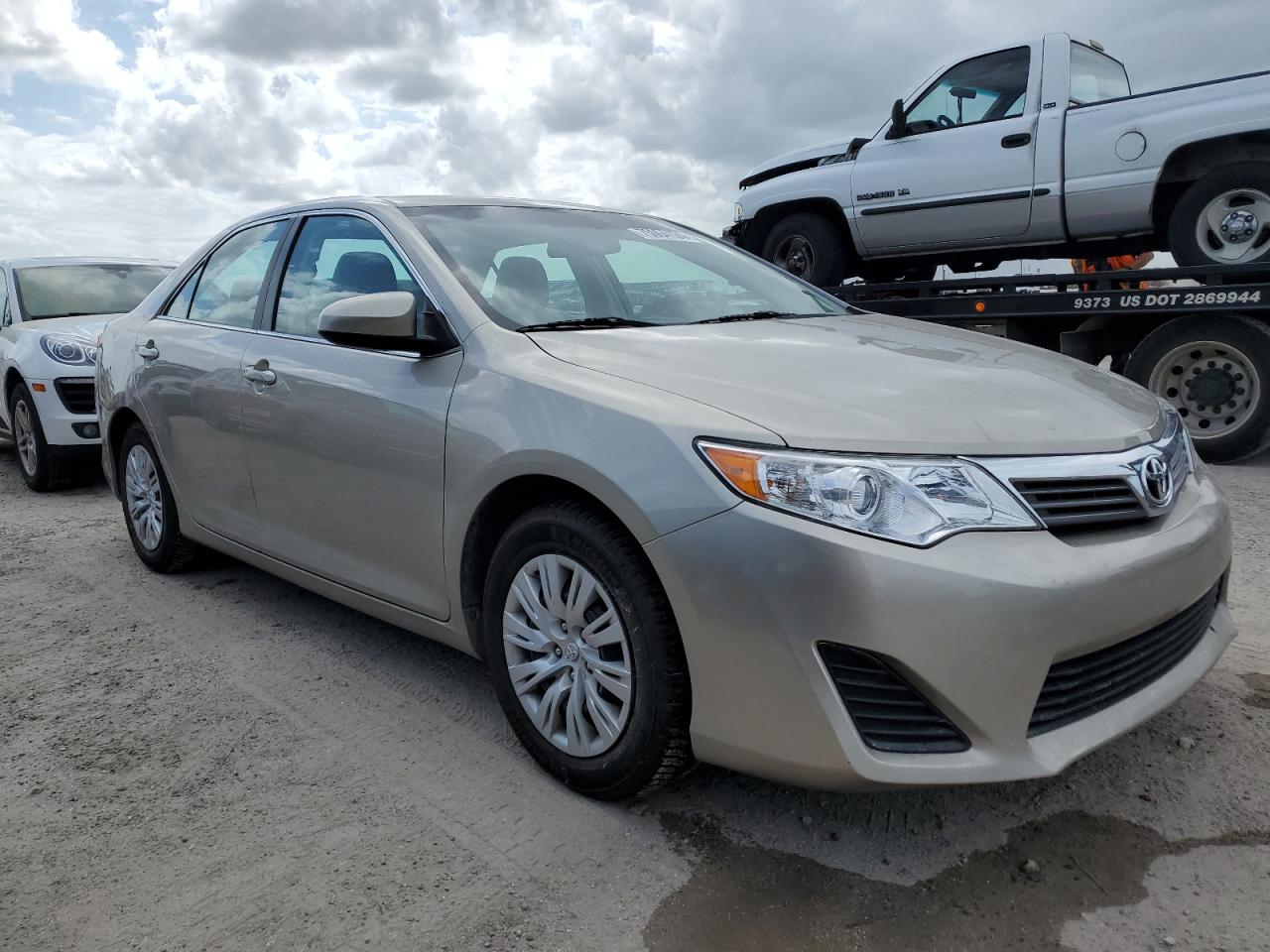 2014 Toyota Camry - Image 4