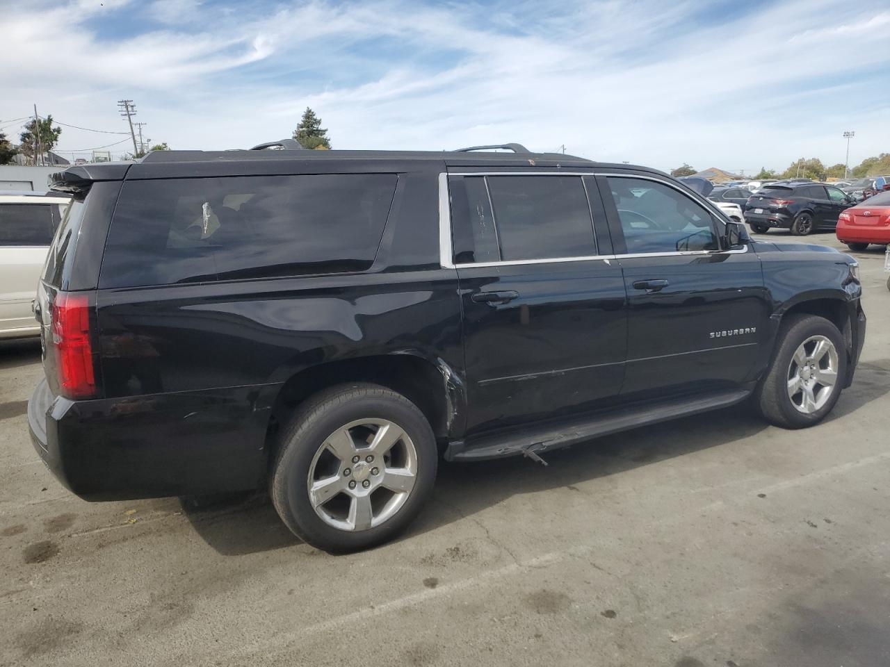 2019 Chevrolet Suburban - Image 3