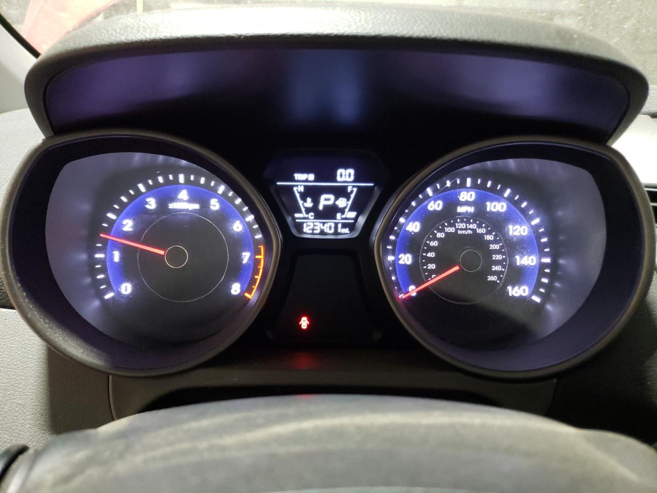 2015 Hyundai Elantra - Image 9