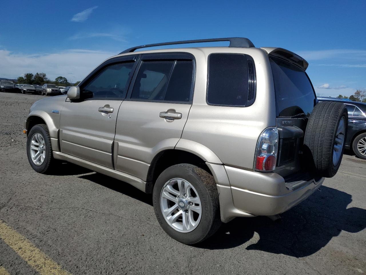 2004 Suzuki Grand Vitara - Image 2