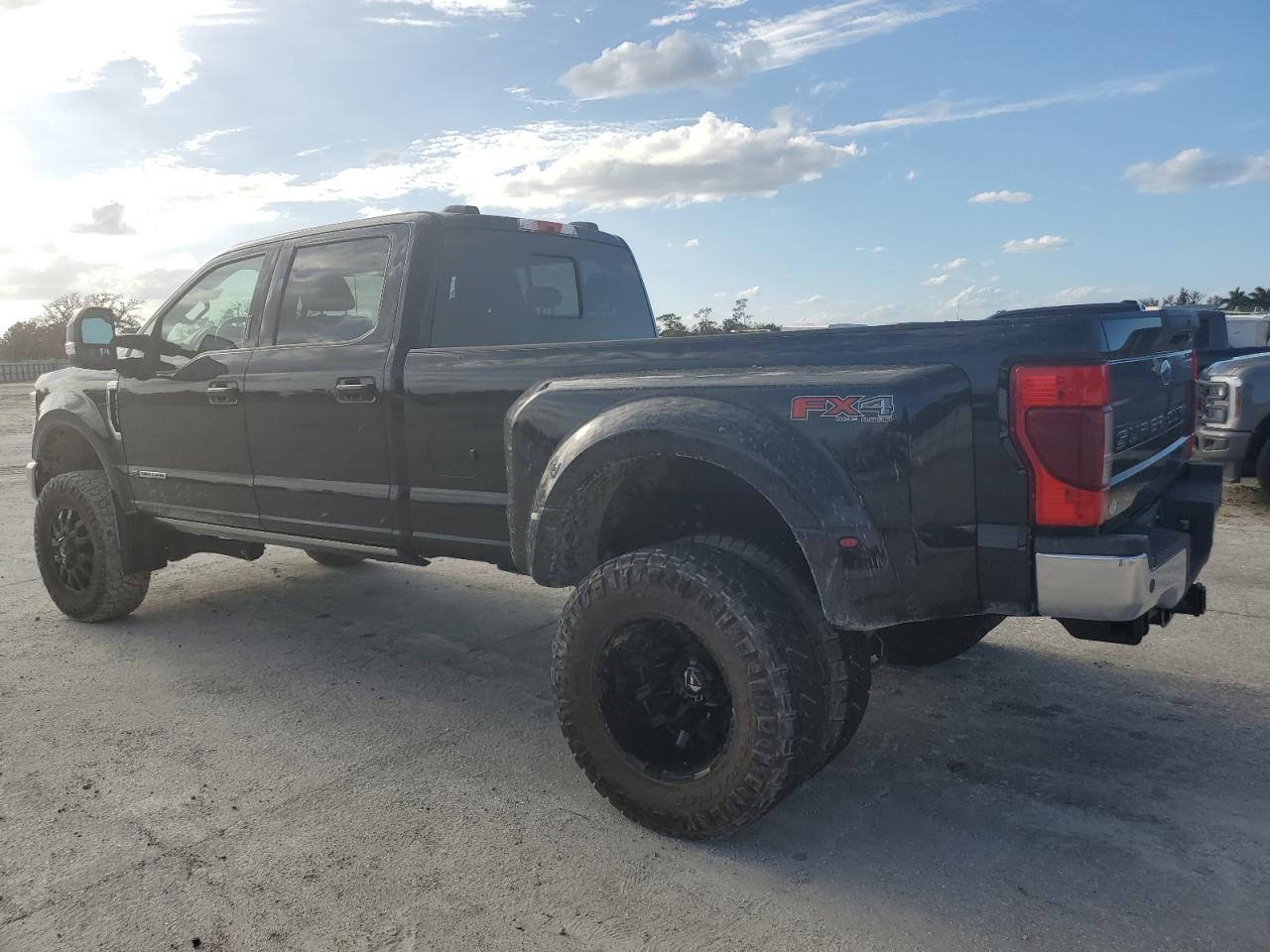 VIN 1FT8W3DTXNEE33410 2022 FORD F350 no.2