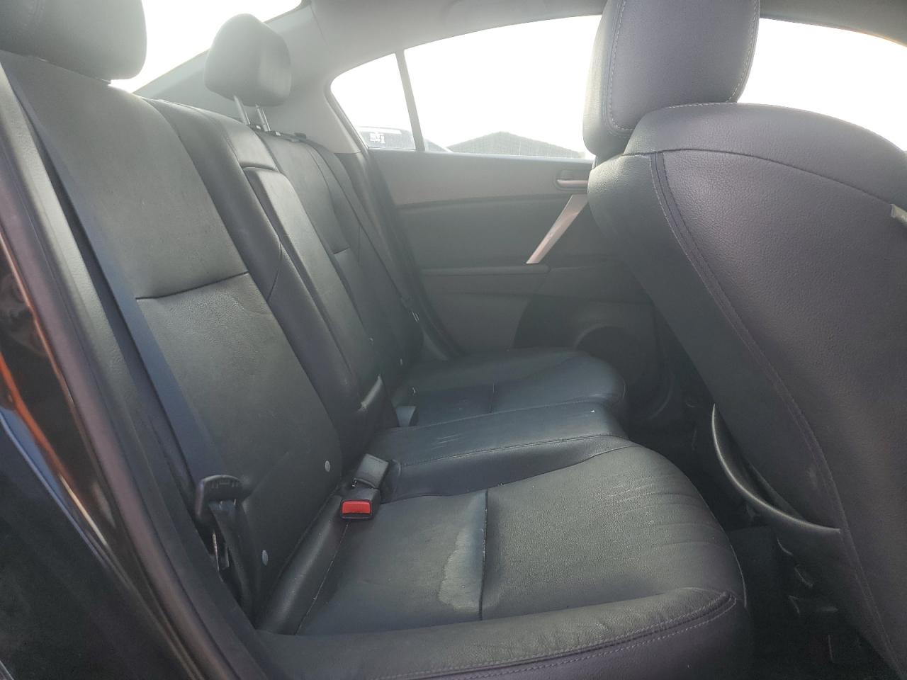 2013 Mazda 3 - Image 10