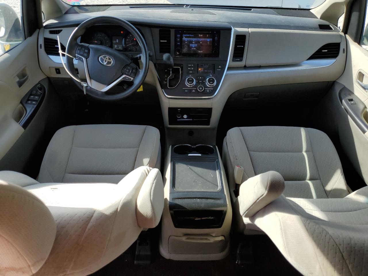 2015 Toyota Sienna - Image 5