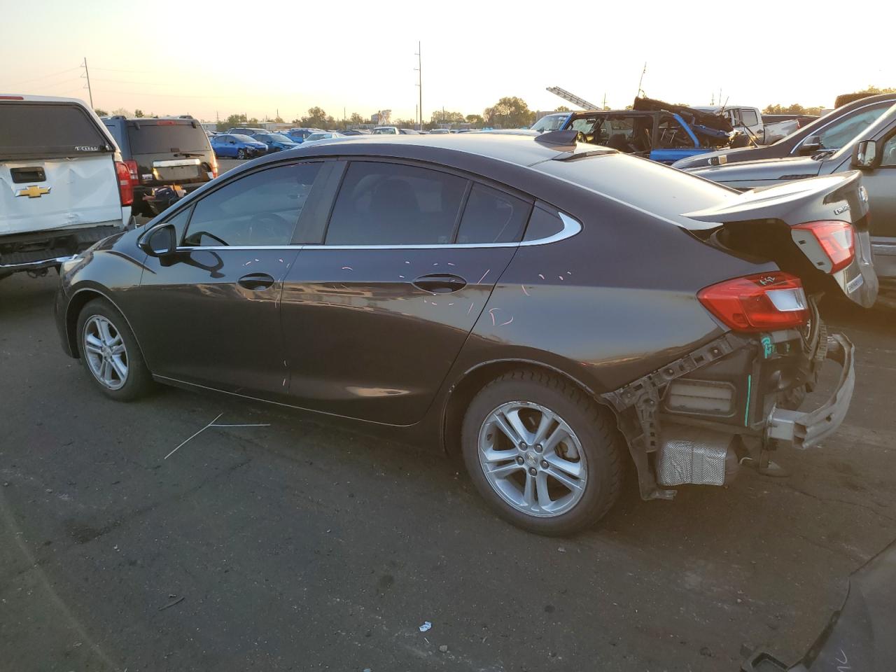 2016 Chevrolet Cruze - Image 2