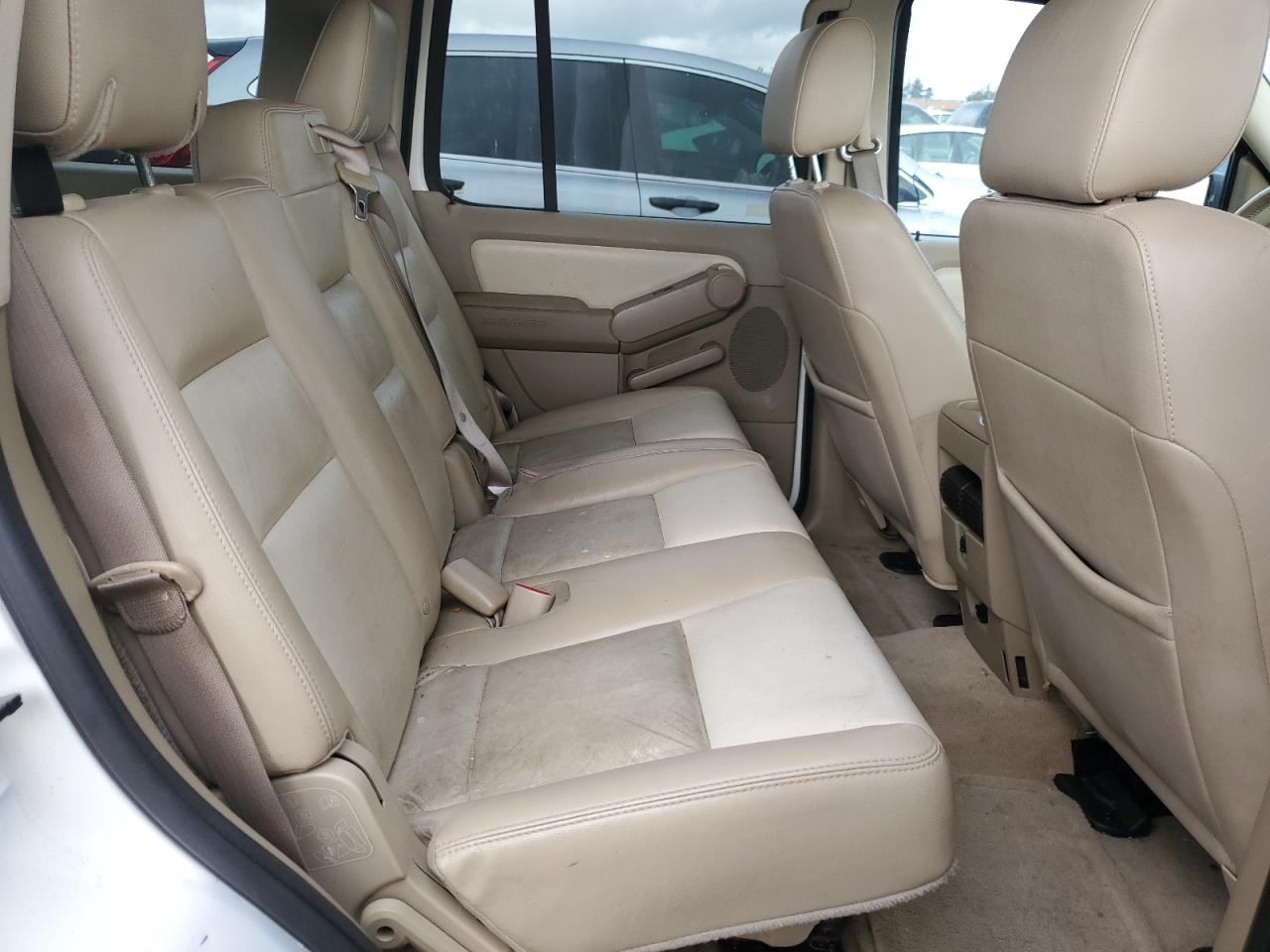 2008 Ford Explorer - Image 11