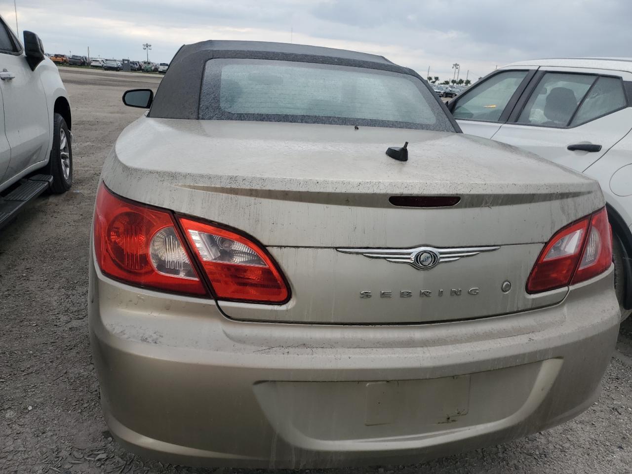 2008 Chrysler Sebring - Image 6