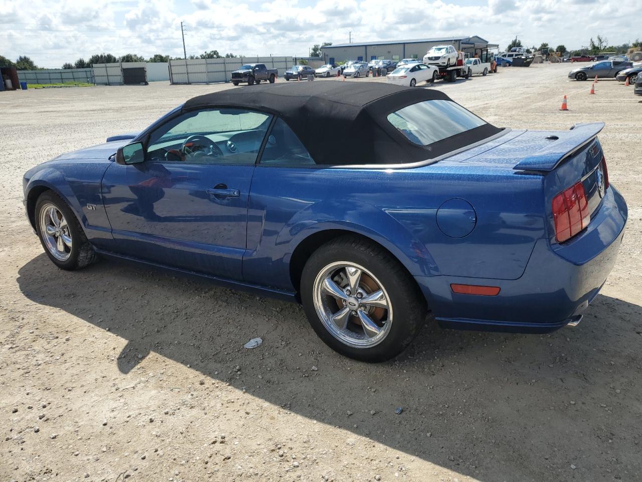 2007 Ford Mustang - Image 2