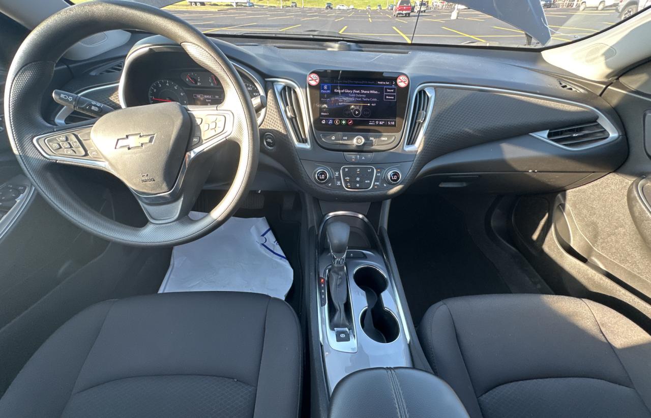 2023 Chevrolet Malibu - Image 9