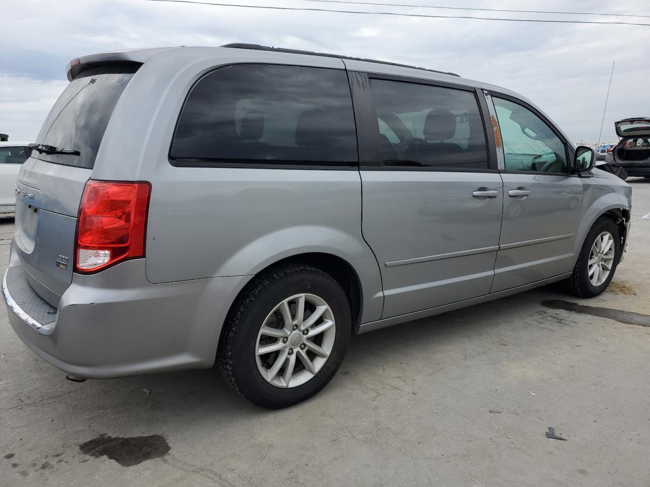 2015 Dodge Caravan - Image 3