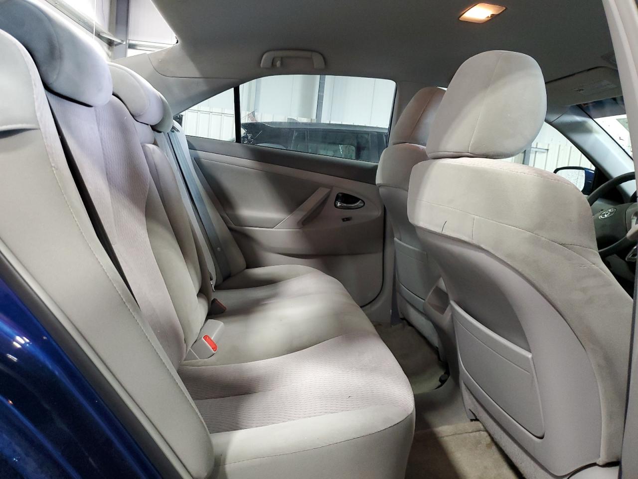 2010 Toyota Camry - Image 10