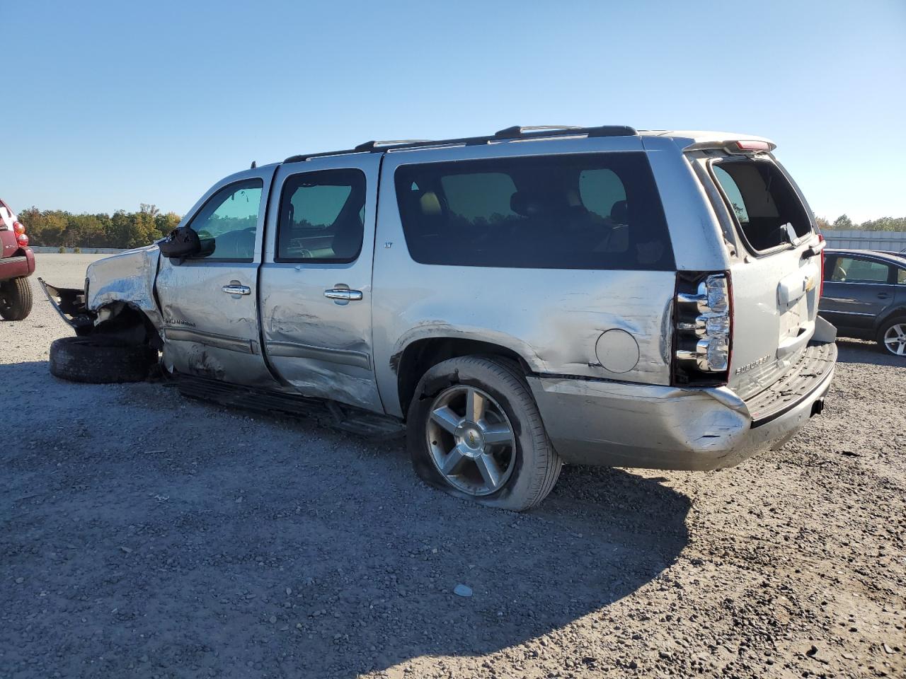 2011 Chevrolet Suburban K1500 Lt VIN: 1GNSKJE37BR365566 Lot: 76254654