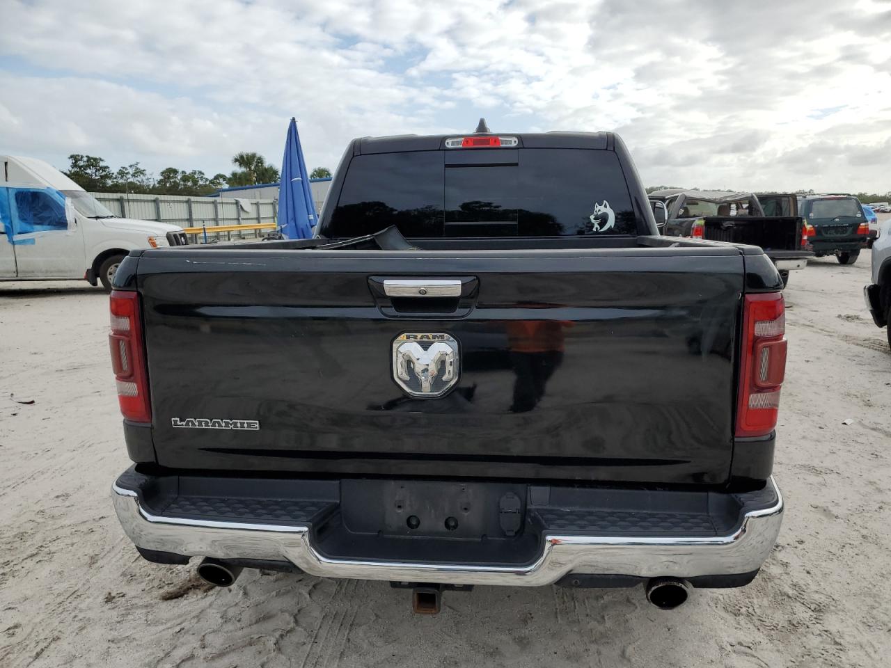 1C6RREJT5KN558653 2019 Ram 1500 Laramie