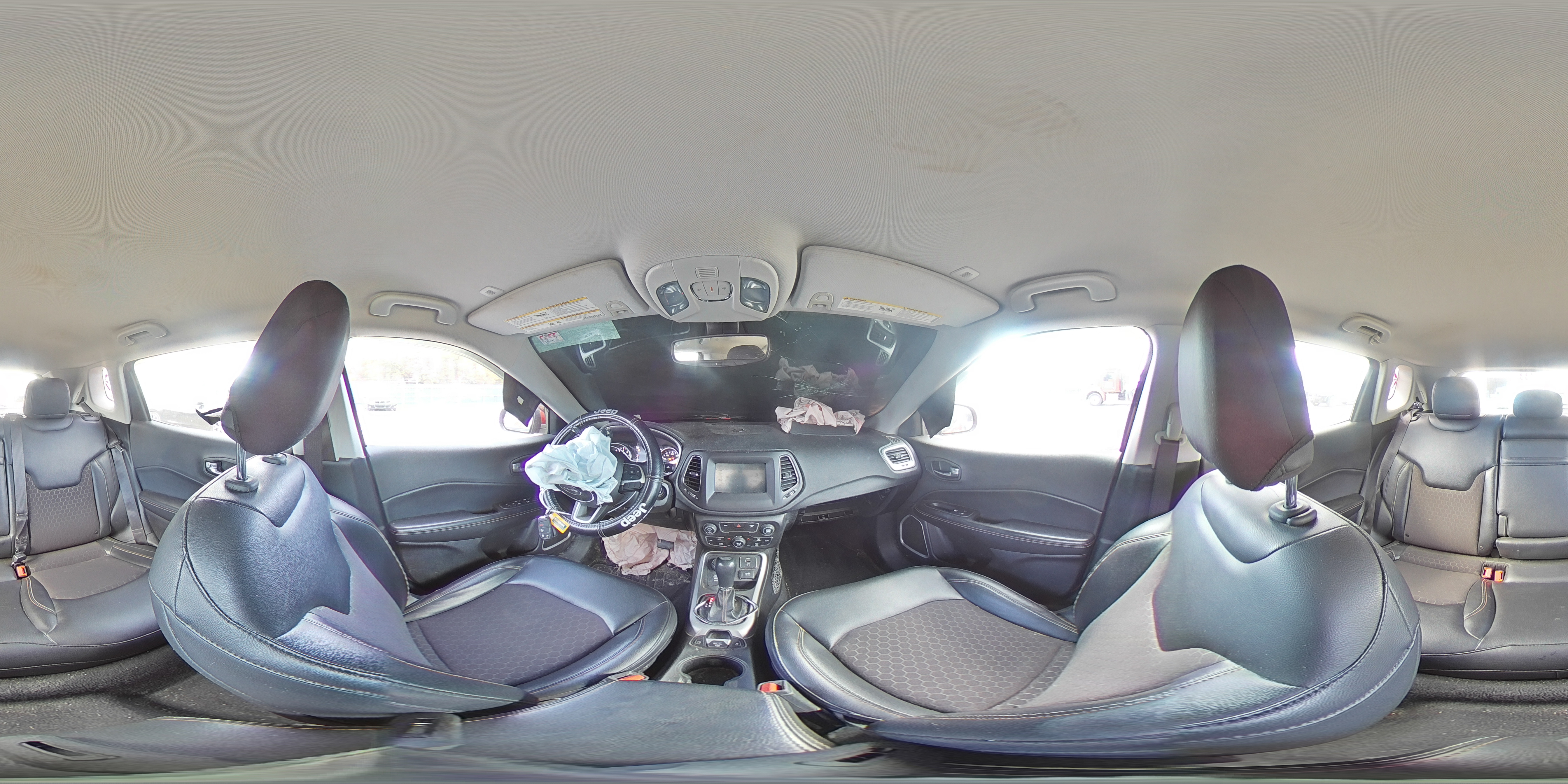 2018 Jeep Compass - Image 16