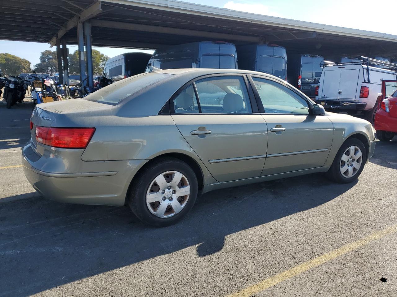 2009 Hyundai Sonata - Image 3