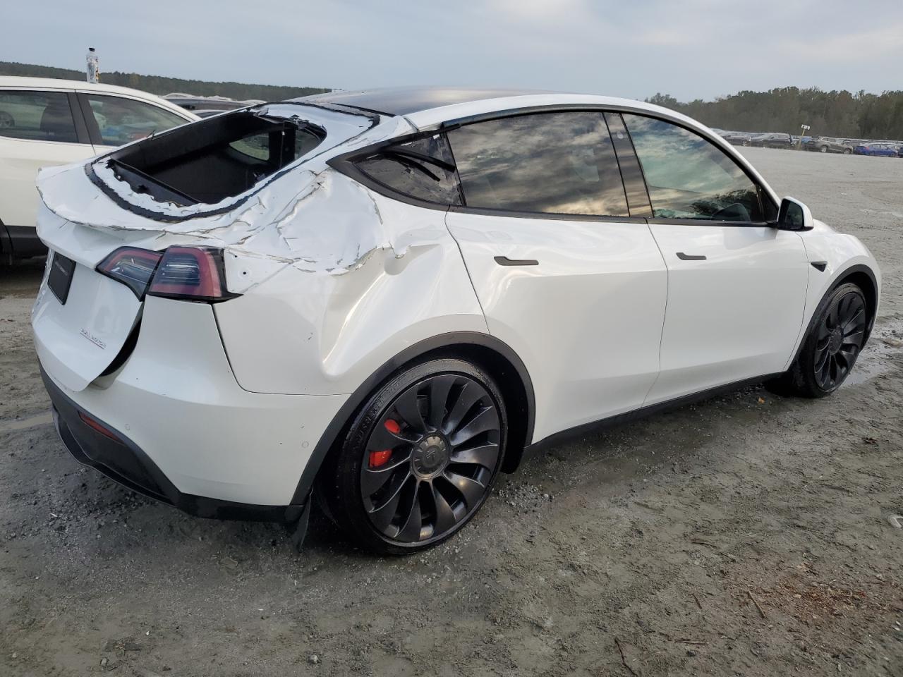 VIN 7SAYGDEF9NF416370 2022 TESLA MODEL Y no.3