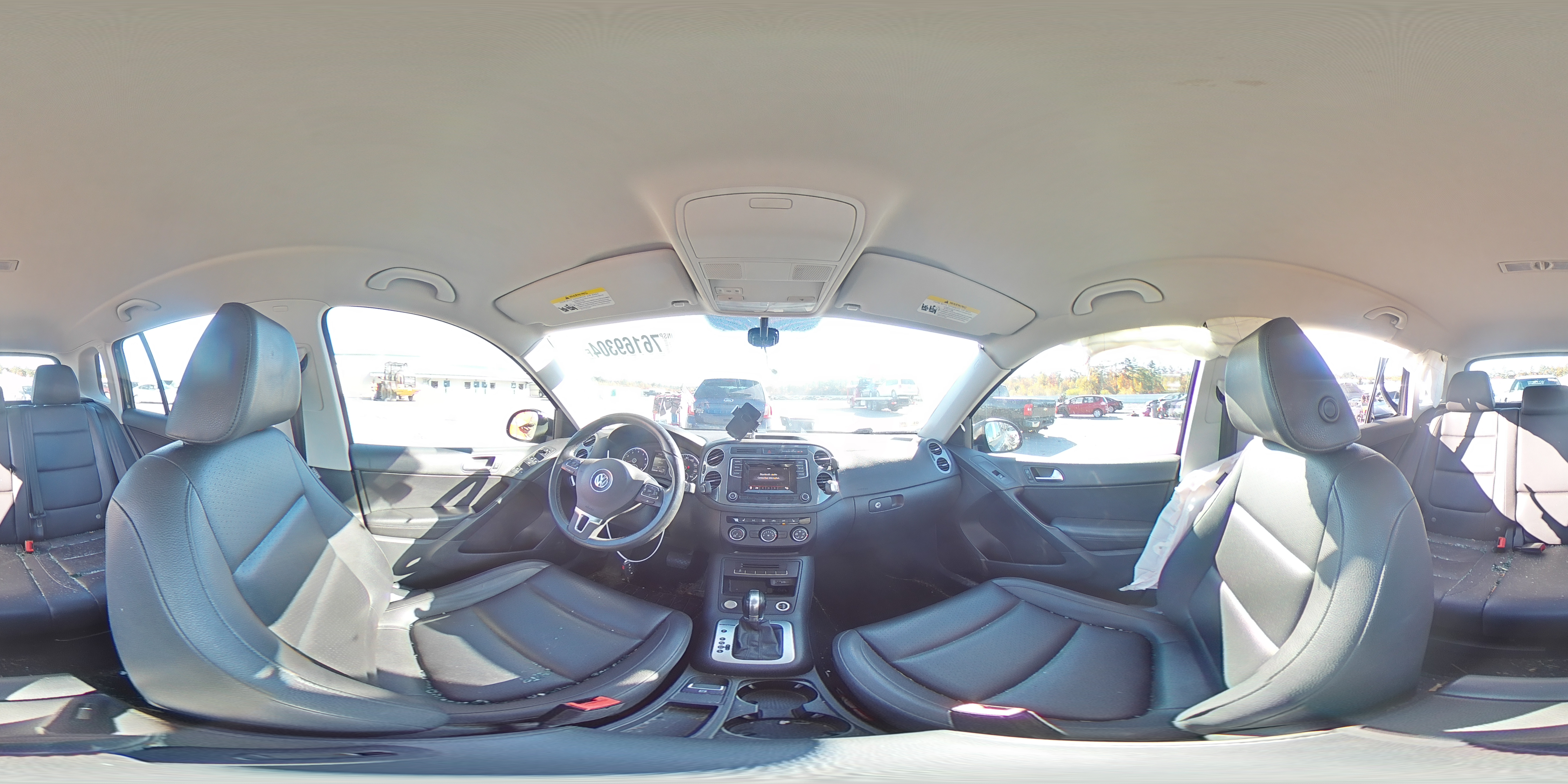 2016 Volkswagen Tiguan - Image 14