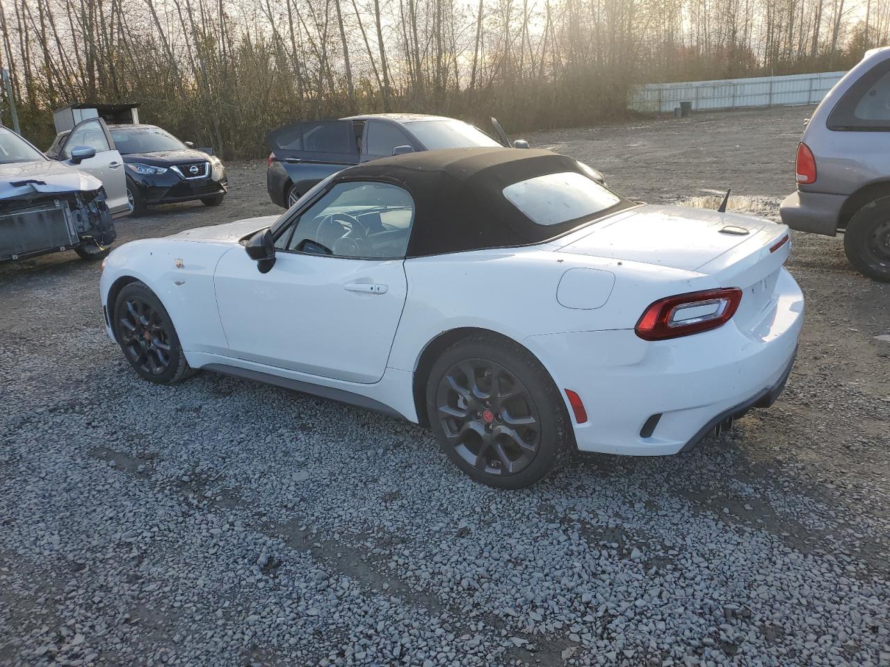 2017 Fiat 124 Spider - Image 2