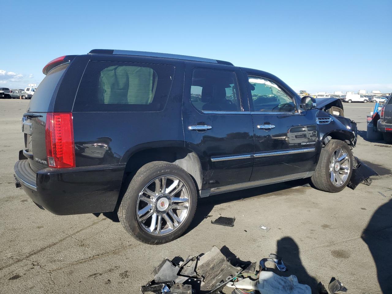 VIN 1GYS4DEF0ER249218 2014 CADILLAC ESCALADE no.3