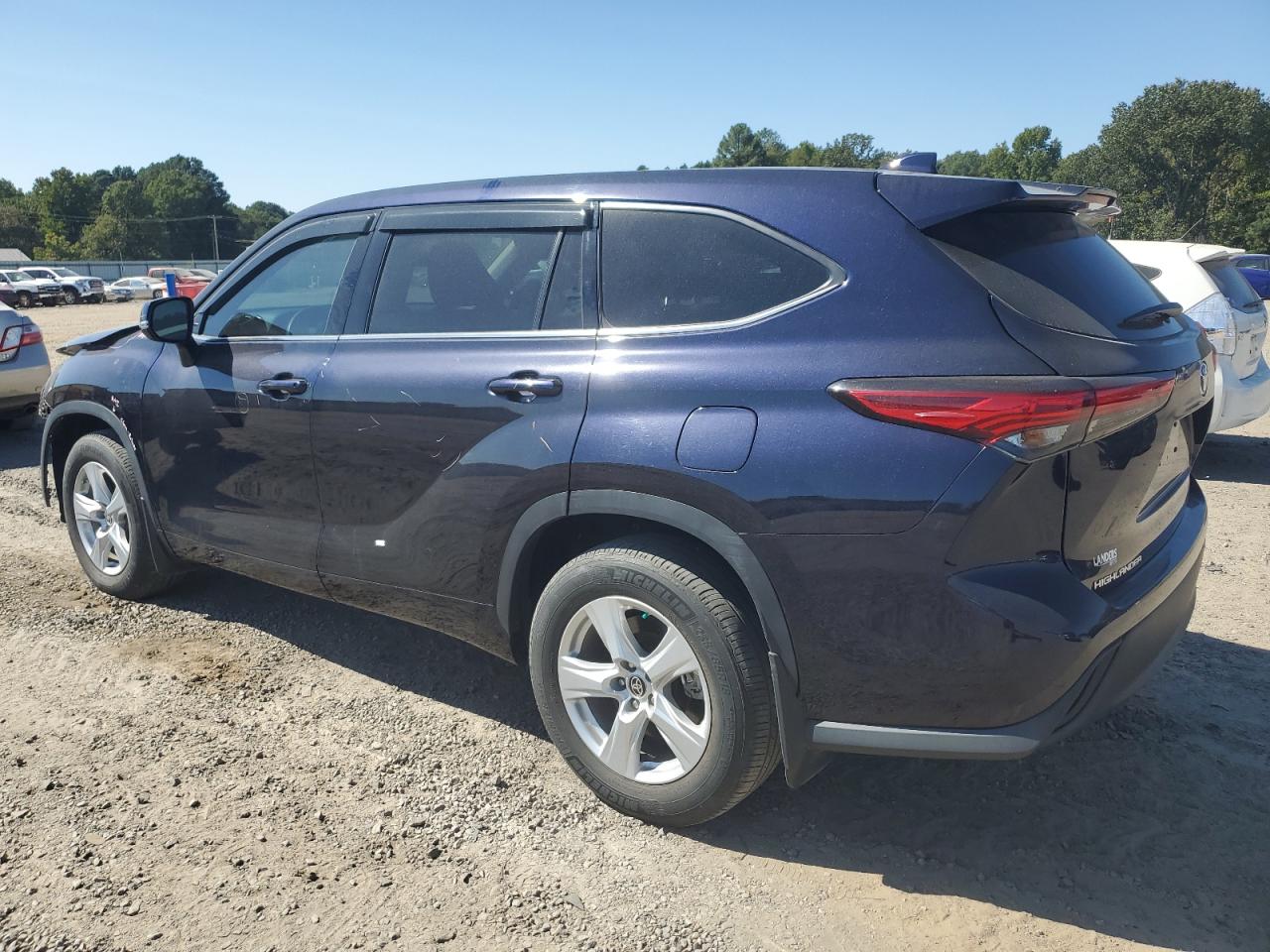 2020 Toyota Highlander - Image 2