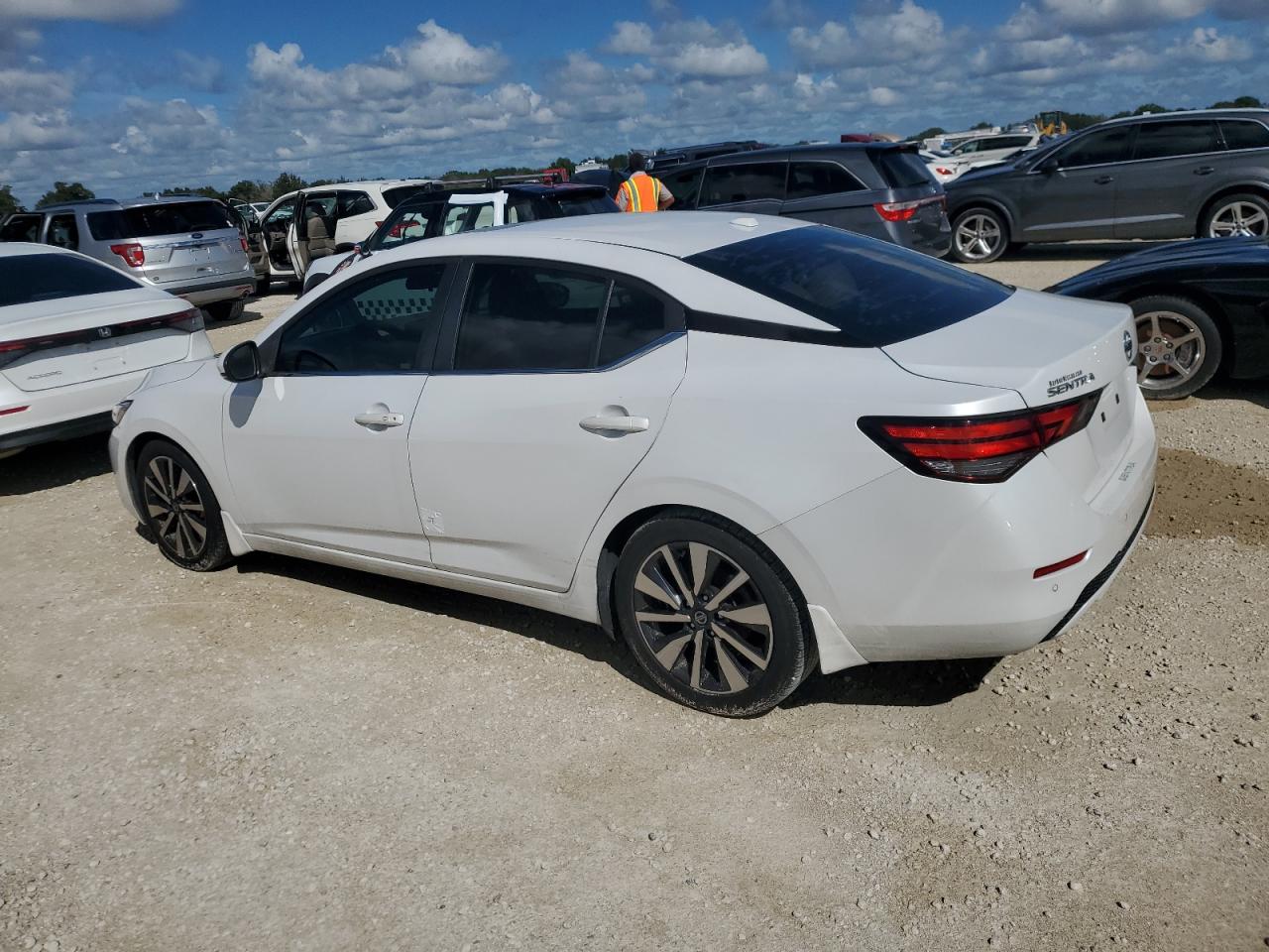 2020 Nissan Sentra - Image 2
