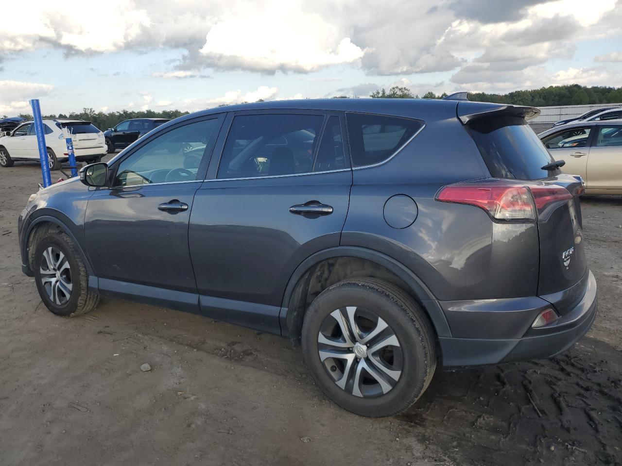 JTMZFREV9JJ174028 2018 TOYOTA RAV 4 - Image 2