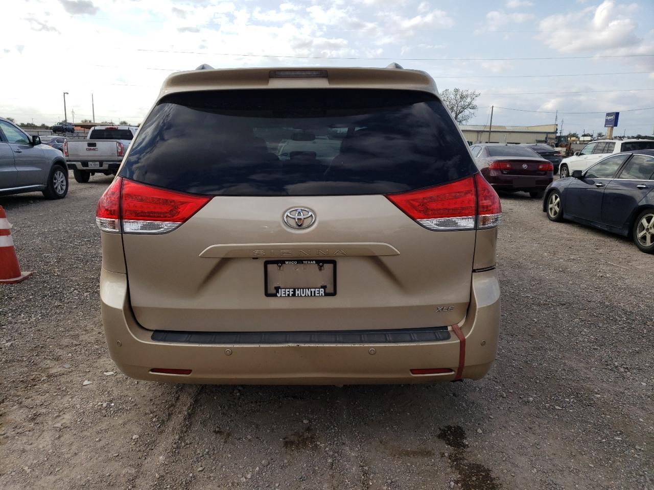 2014 Toyota Sienna Xle VIN: 5TDYK3DCXES521301 Lot: 77992074